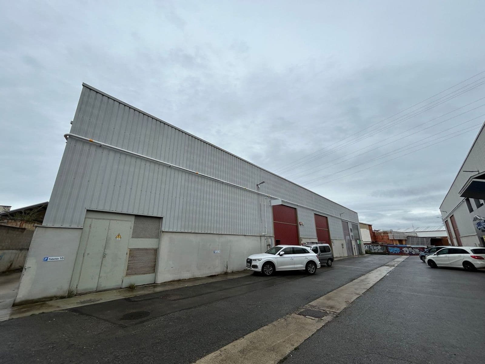 Se vende amplia nave industrial en el polígono Uritiasolo.  Exento de los procedimientos de declaración en materia de calidad de suelo - imagen 4