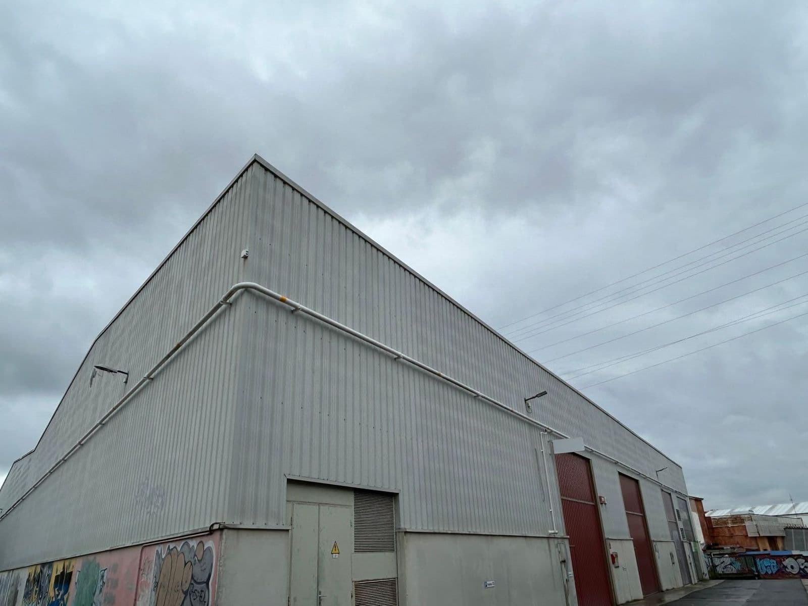 Se vende amplia nave industrial en el polígono Uritiasolo.  Exento de los procedimientos de declaración en materia de calidad de suelo - imagen 12