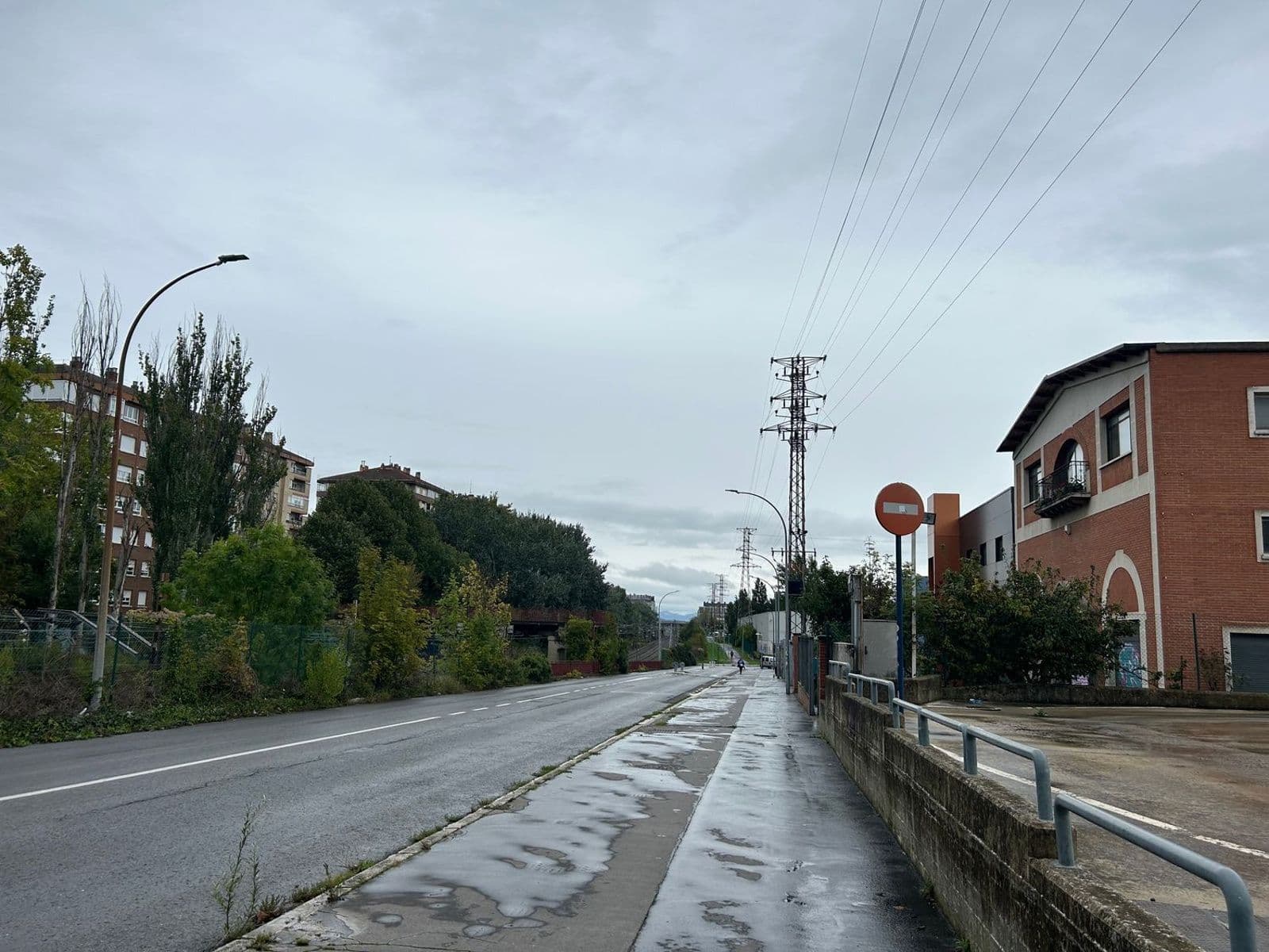 Se vende amplia nave industrial en el polígono Uritiasolo.  Exento de los procedimientos de declaración en materia de calidad de suelo - imagen 13