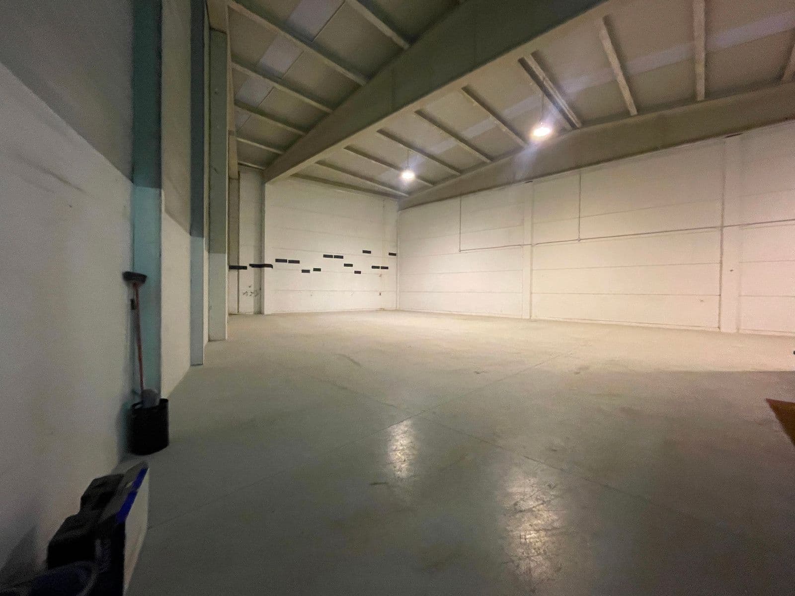 Se vende amplia nave industrial en el polígono Uritiasolo.  Exento de los procedimientos de declaración en materia de calidad de suelo - imagen 18