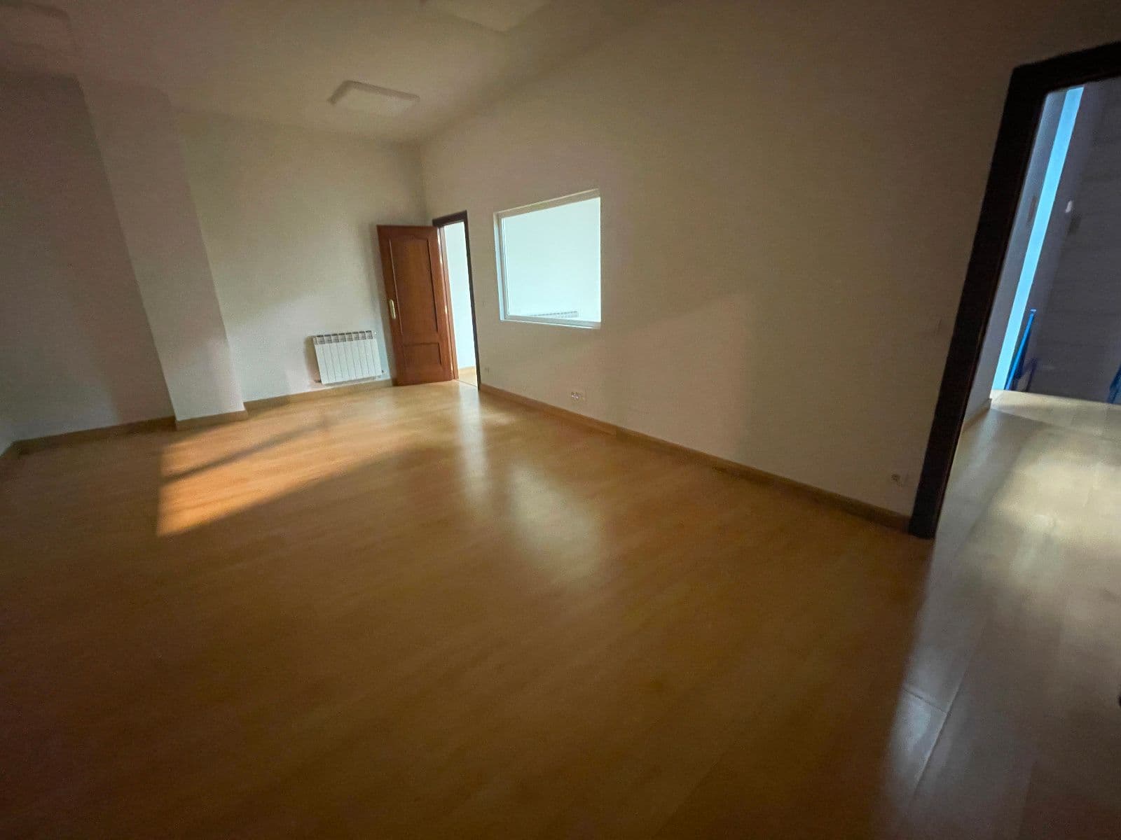 Se vende amplia nave industrial en el polígono Uritiasolo.  Exento de los procedimientos de declaración en materia de calidad de suelo - imagen 19