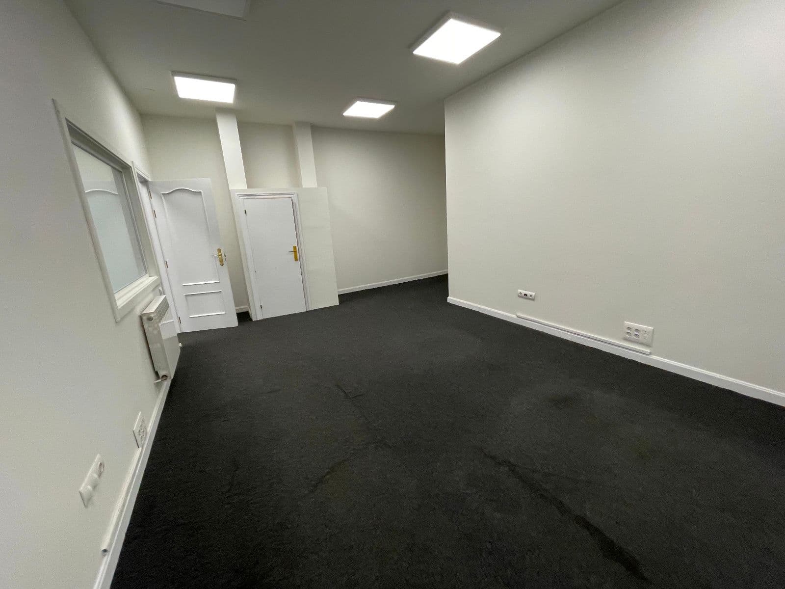 Se vende amplia nave industrial en el polígono Uritiasolo.  Exento de los procedimientos de declaración en materia de calidad de suelo - imagen 25