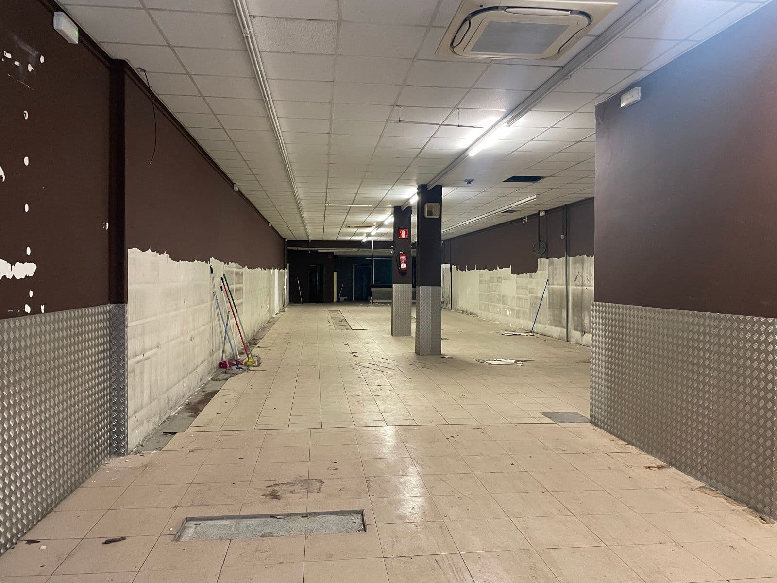 SE VENDE LOCAL EN CALLE FLORIDA 54 - imagen 2