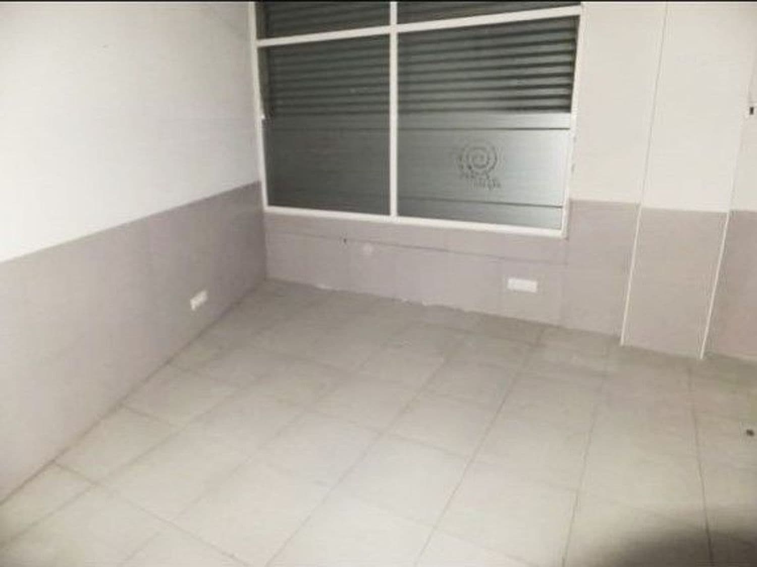 SE VENDE LOCAL EN LA REFORMADA CALLE ALDAVE - imagen 6