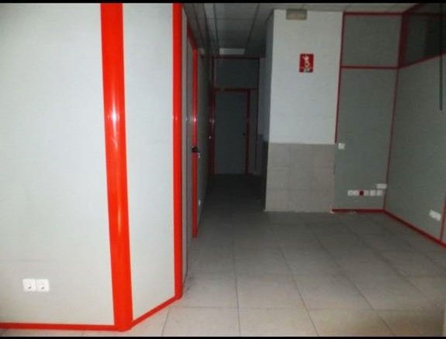 SE VENDE LOCAL EN LA REFORMADA CALLE ALDAVE - imagen 10