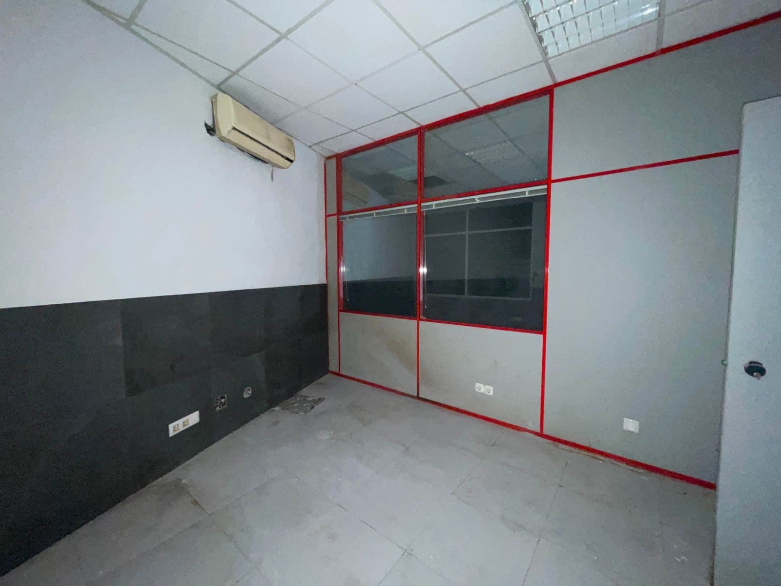 SE VENDE LOCAL EN LA REFORMADA CALLE ALDAVE - imagen 15