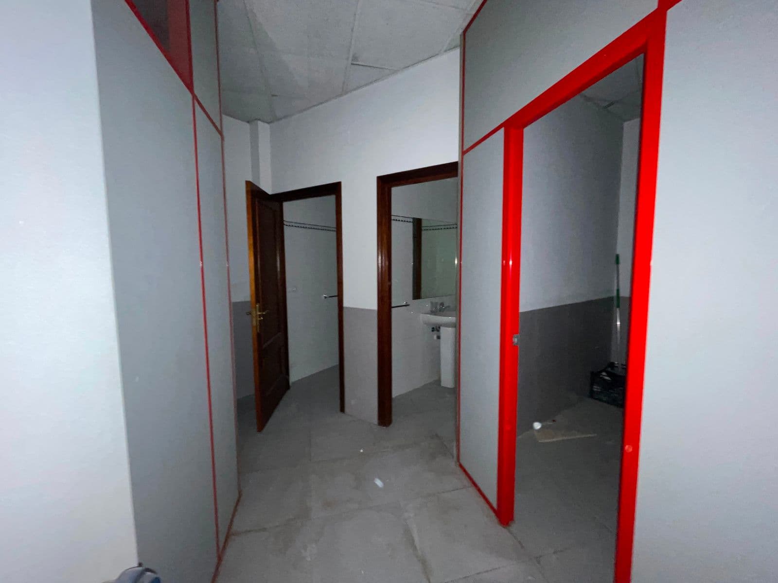 SE VENDE LOCAL EN LA REFORMADA CALLE ALDAVE - imagen 16