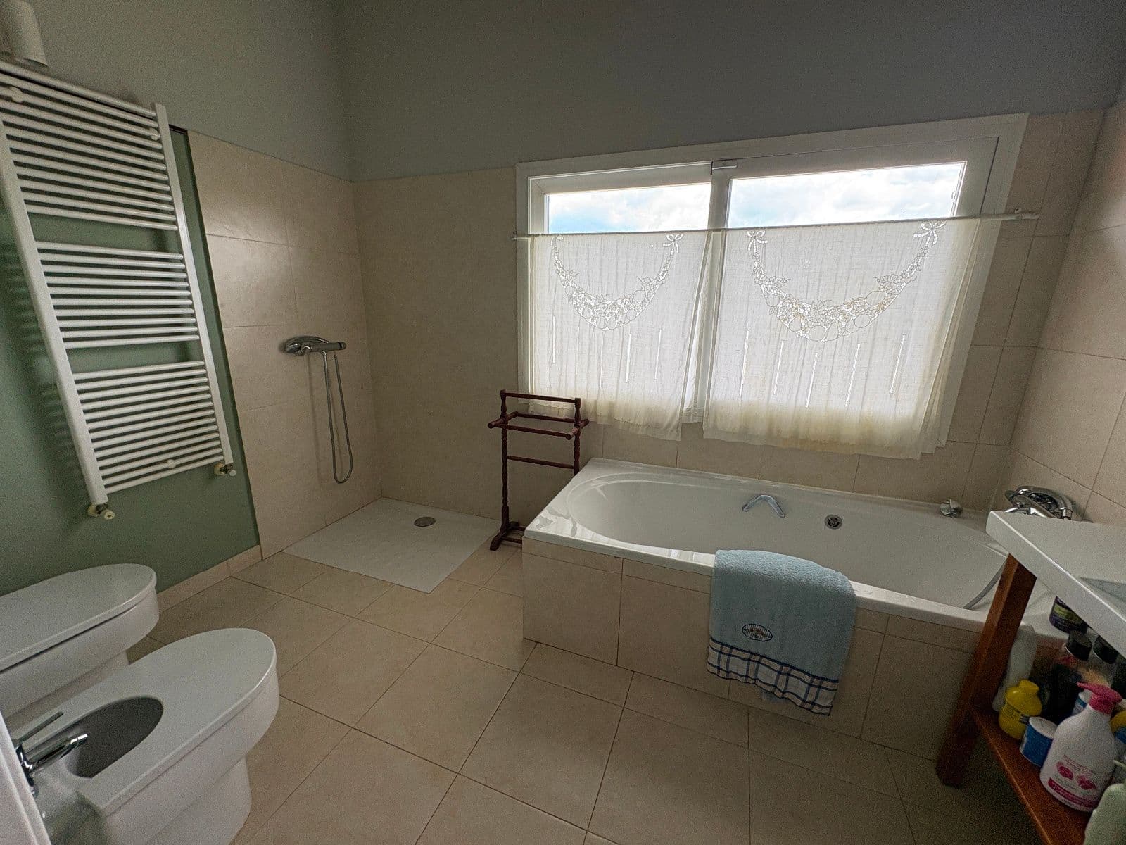 SE VENDE PRECIOSA CASA EN LARRABEA - imagen 37