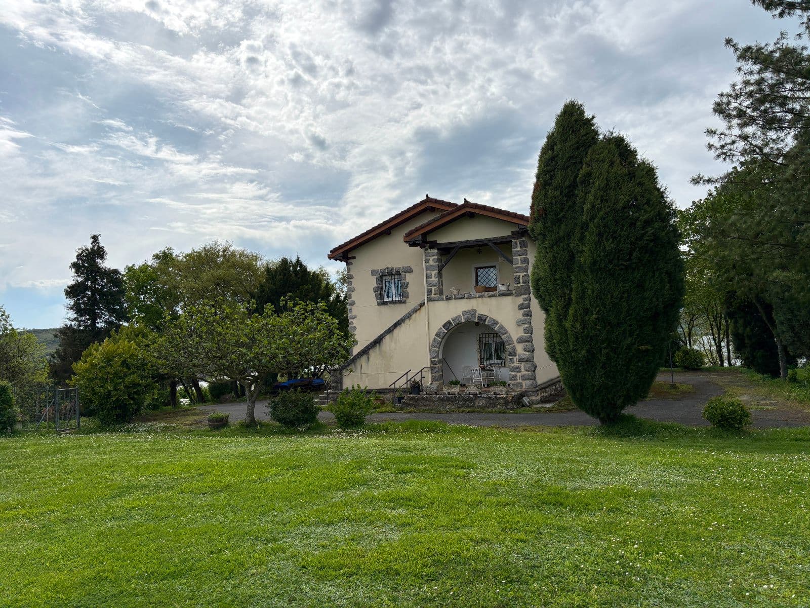 SE VENDE VIVIENDA FAMILIAR ÚNICA EN URRUNAGA. IDÓNEA PARA PROYECTO DE INVERSIÓN. - imagen 5
