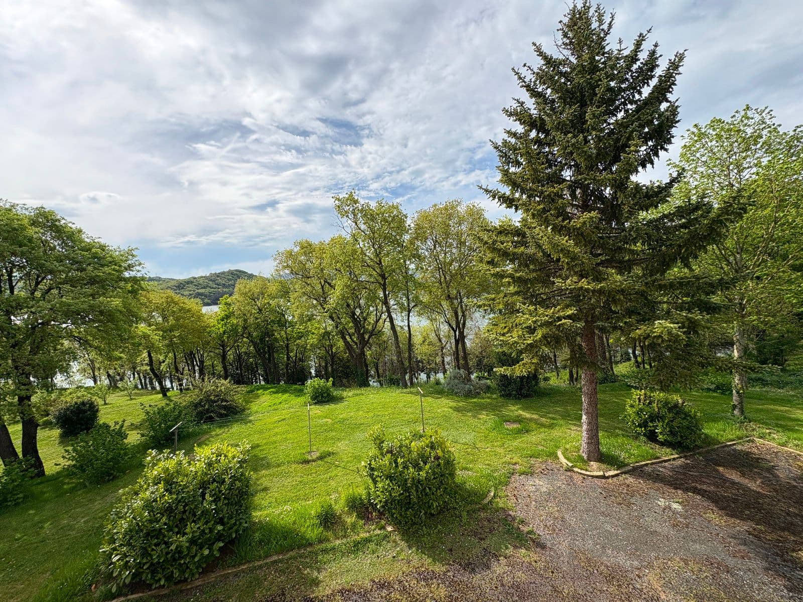 SE VENDE VIVIENDA FAMILIAR ÚNICA EN URRUNAGA. IDÓNEA PARA PROYECTO DE INVERSIÓN. - imagen 13