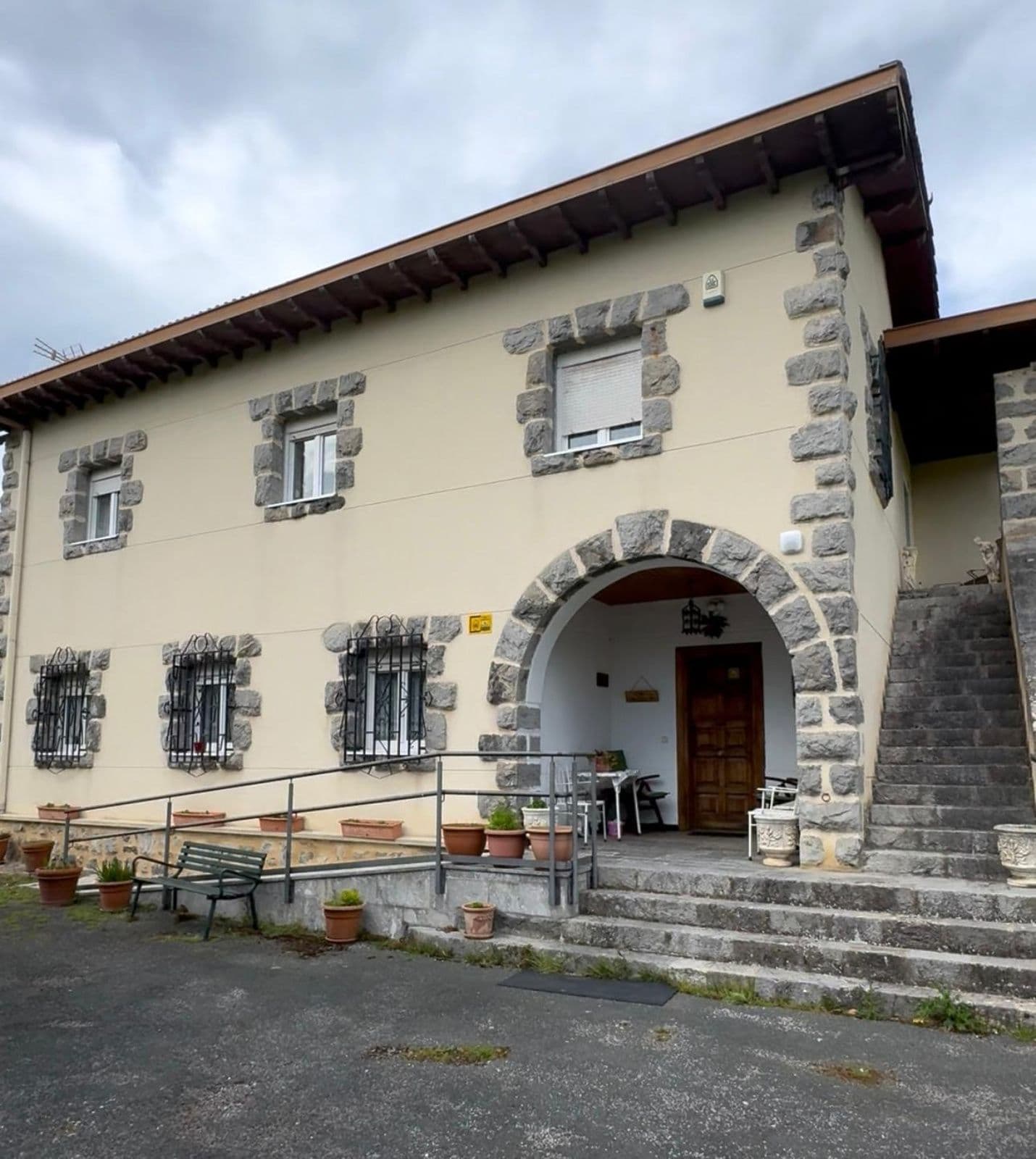 SE VENDE VIVIENDA FAMILIAR ÚNICA EN URRUNAGA. IDÓNEA PARA PROYECTO DE INVERSIÓN. - imagen 21