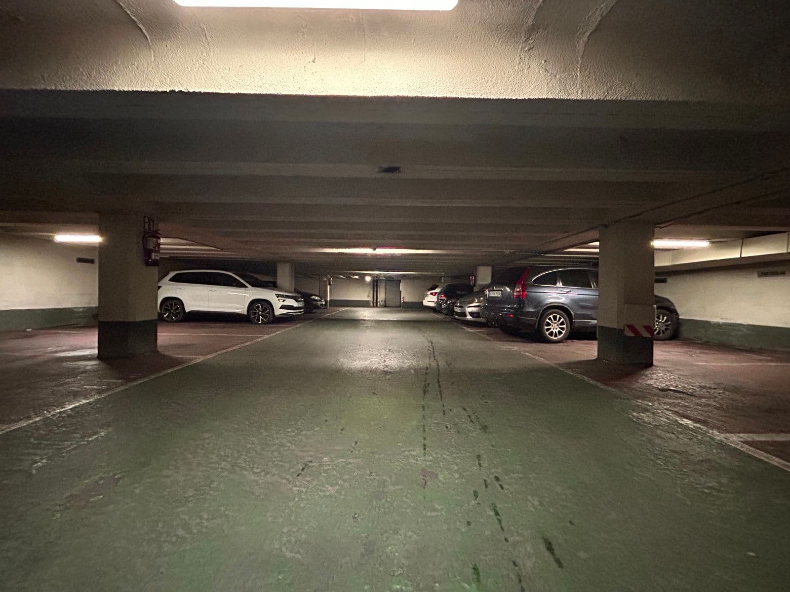 SE VENDE PLAZA DE GARAJE EN GENERAL ALAVA 10 - imagen 7