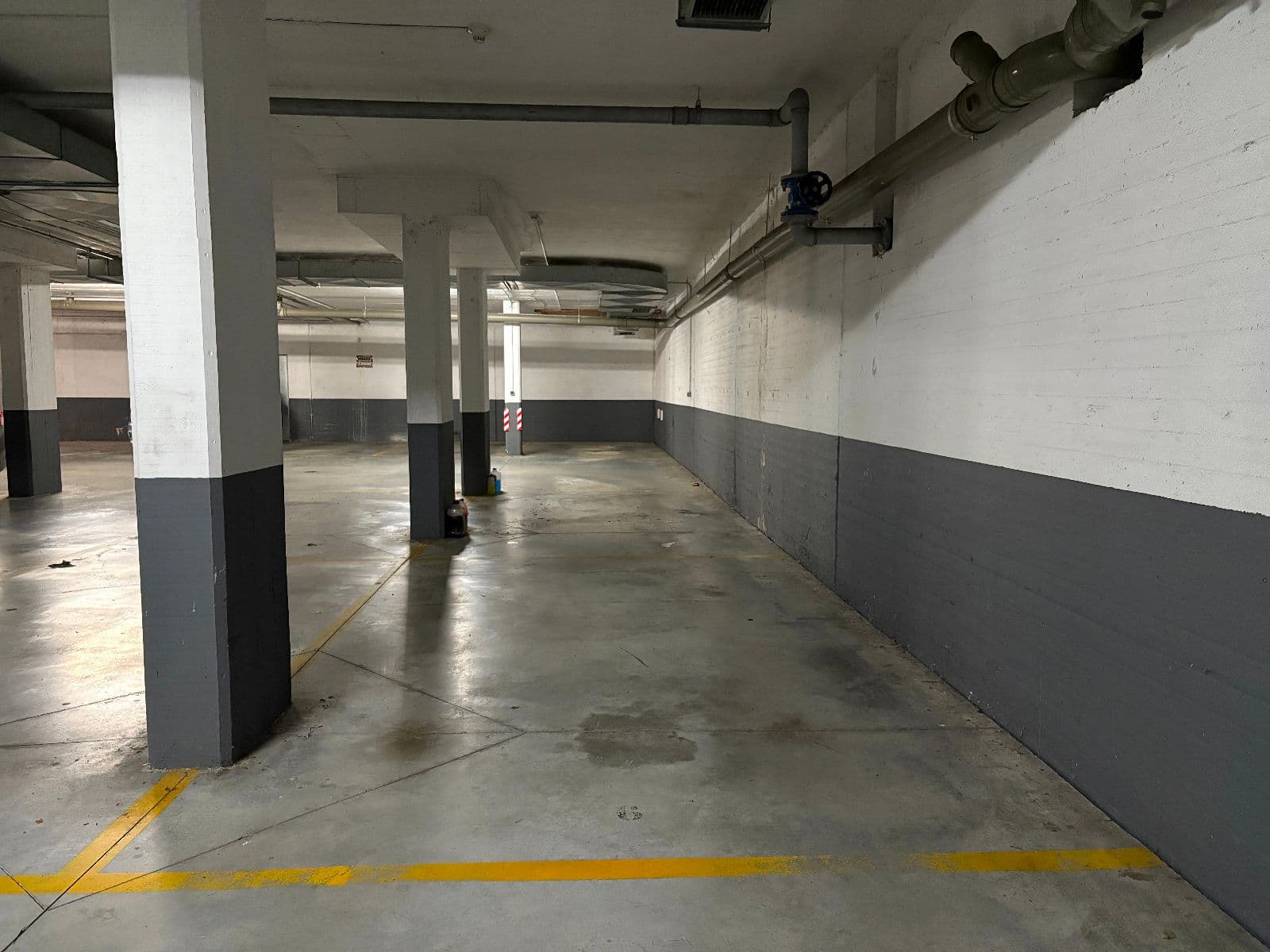 SE VENDEN DOS  PLAZAS Y TRASTERO  DE GARAJE EN CALLE MIREN MARTINEZ DEL BURGO - imagen 5
