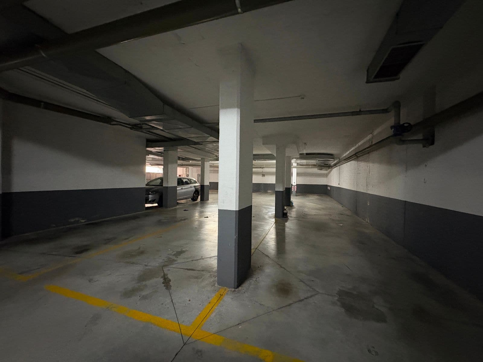 SE VENDEN DOS  PLAZAS Y TRASTERO  DE GARAJE EN CALLE MIREN MARTINEZ DEL BURGO - imagen 7