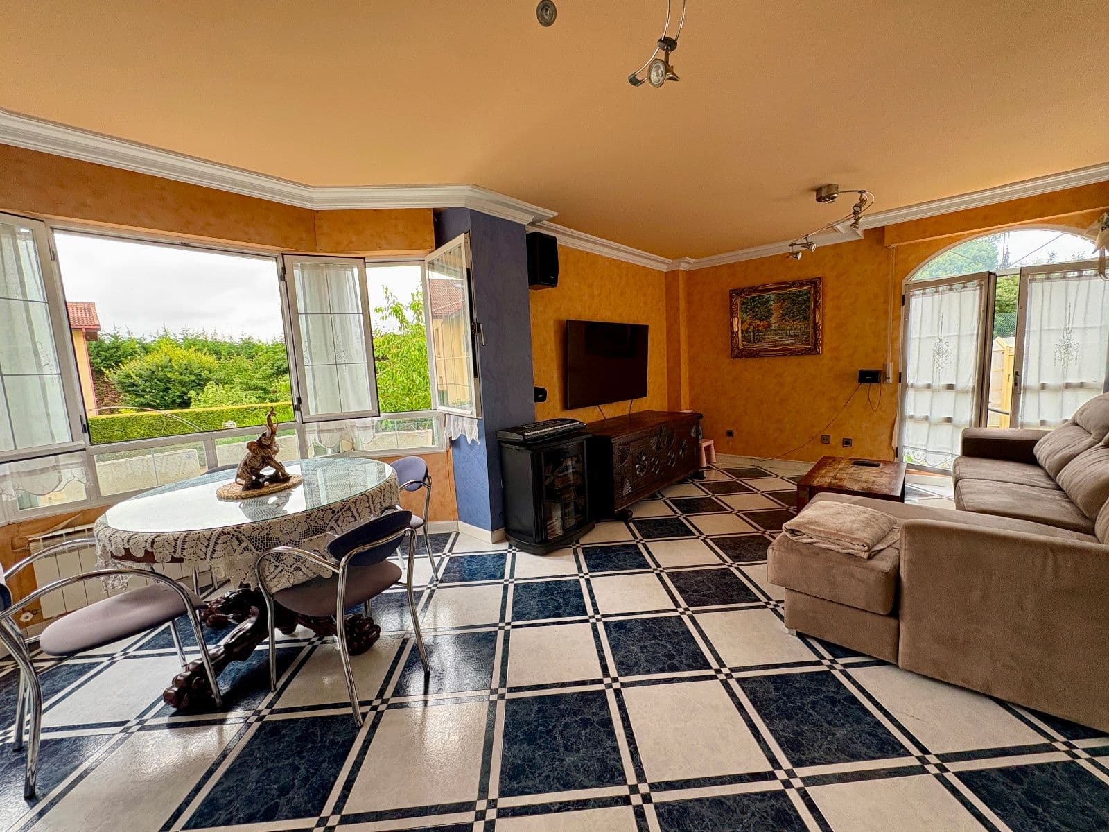 Se vende chalet independiente con jardín y piscina en Etxabarri-Ibiña. - imagen 13