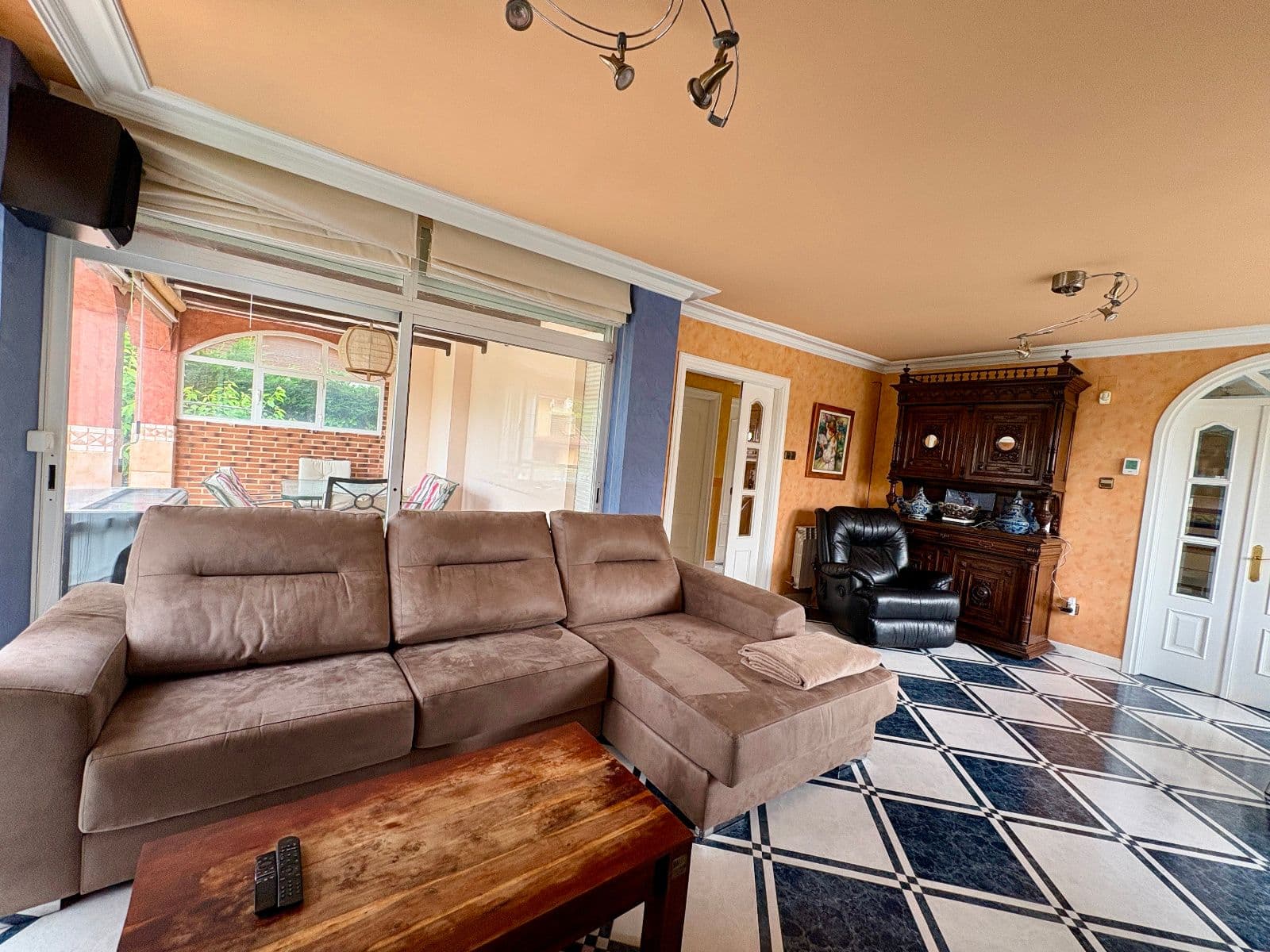 Se vende chalet independiente con jardín y piscina en Etxabarri-Ibiña. - imagen 15