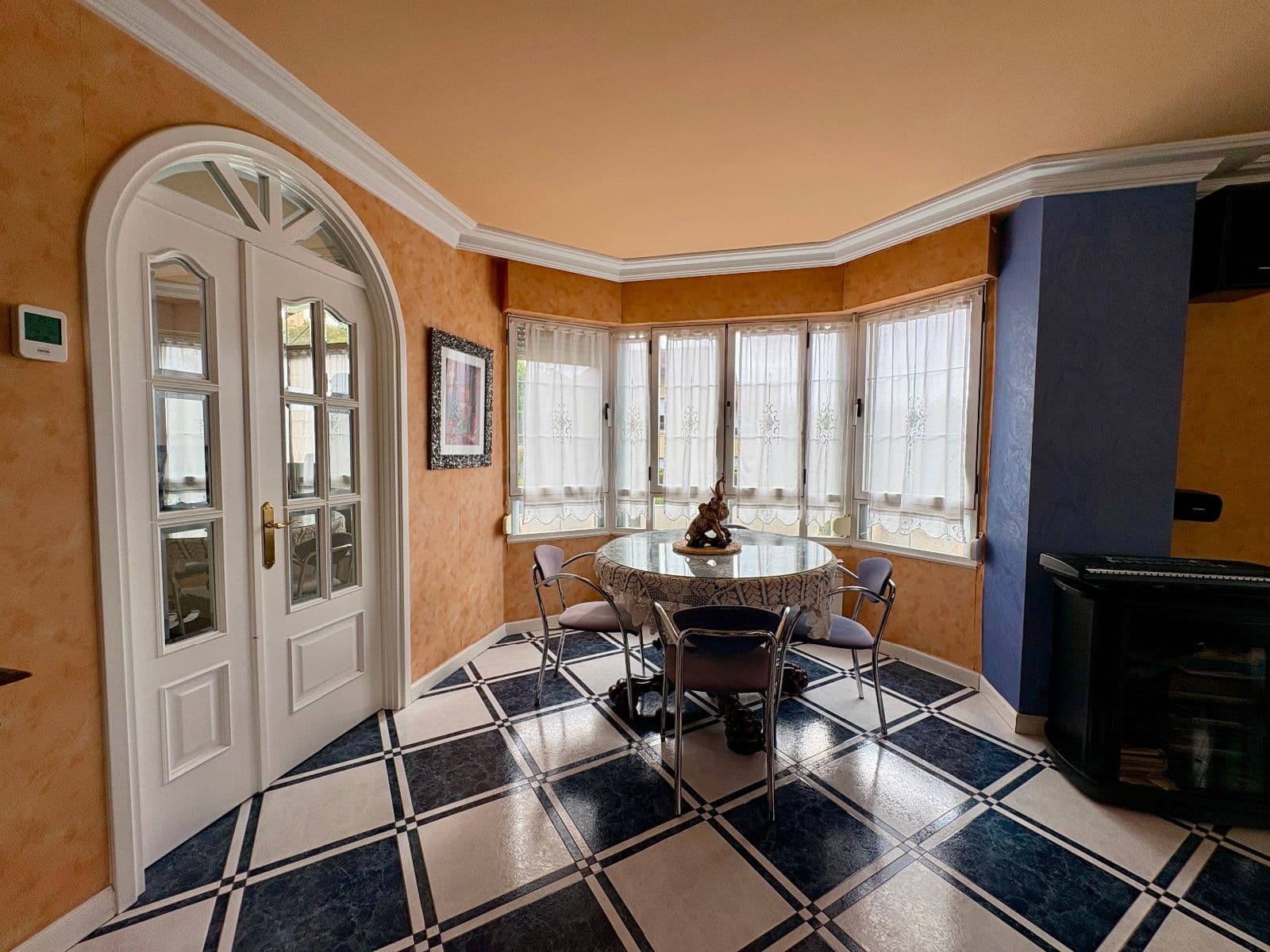 Se vende chalet independiente con jardín y piscina en Etxabarri-Ibiña. - imagen 19