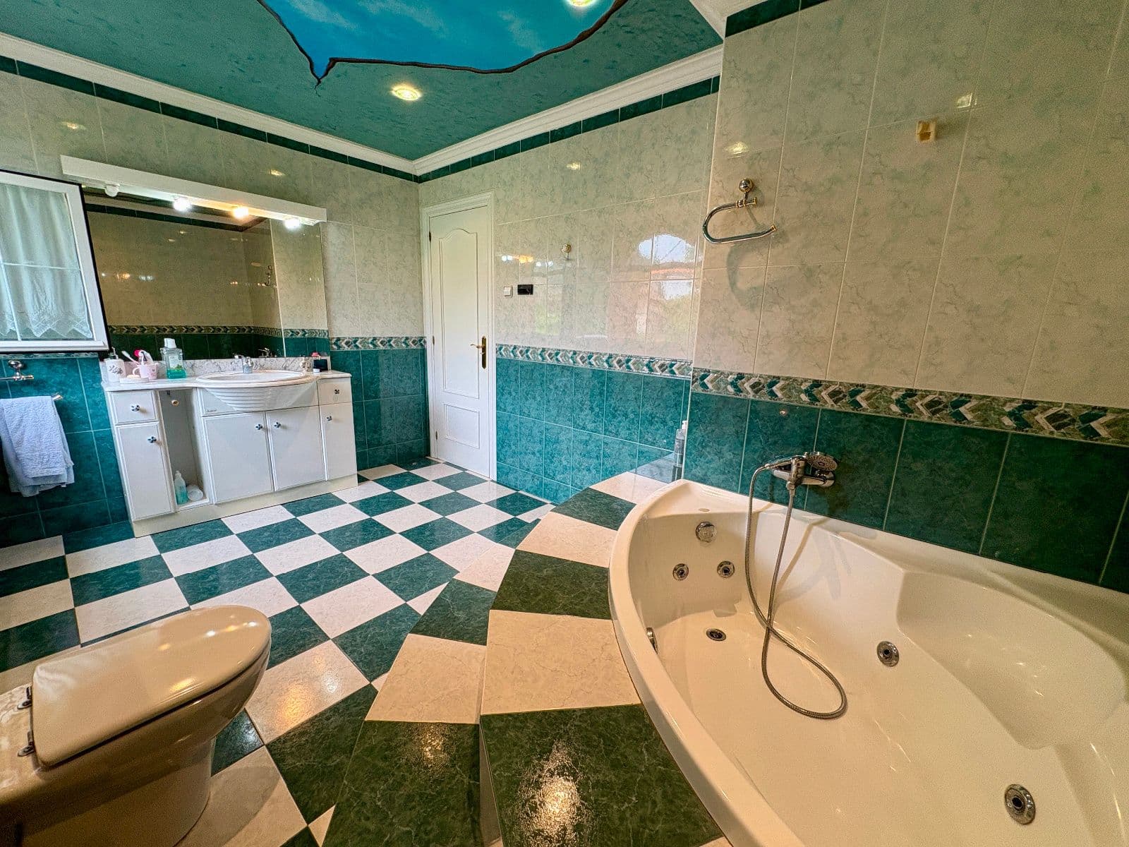 Se vende chalet independiente con jardín y piscina en Etxabarri-Ibiña. - imagen 31