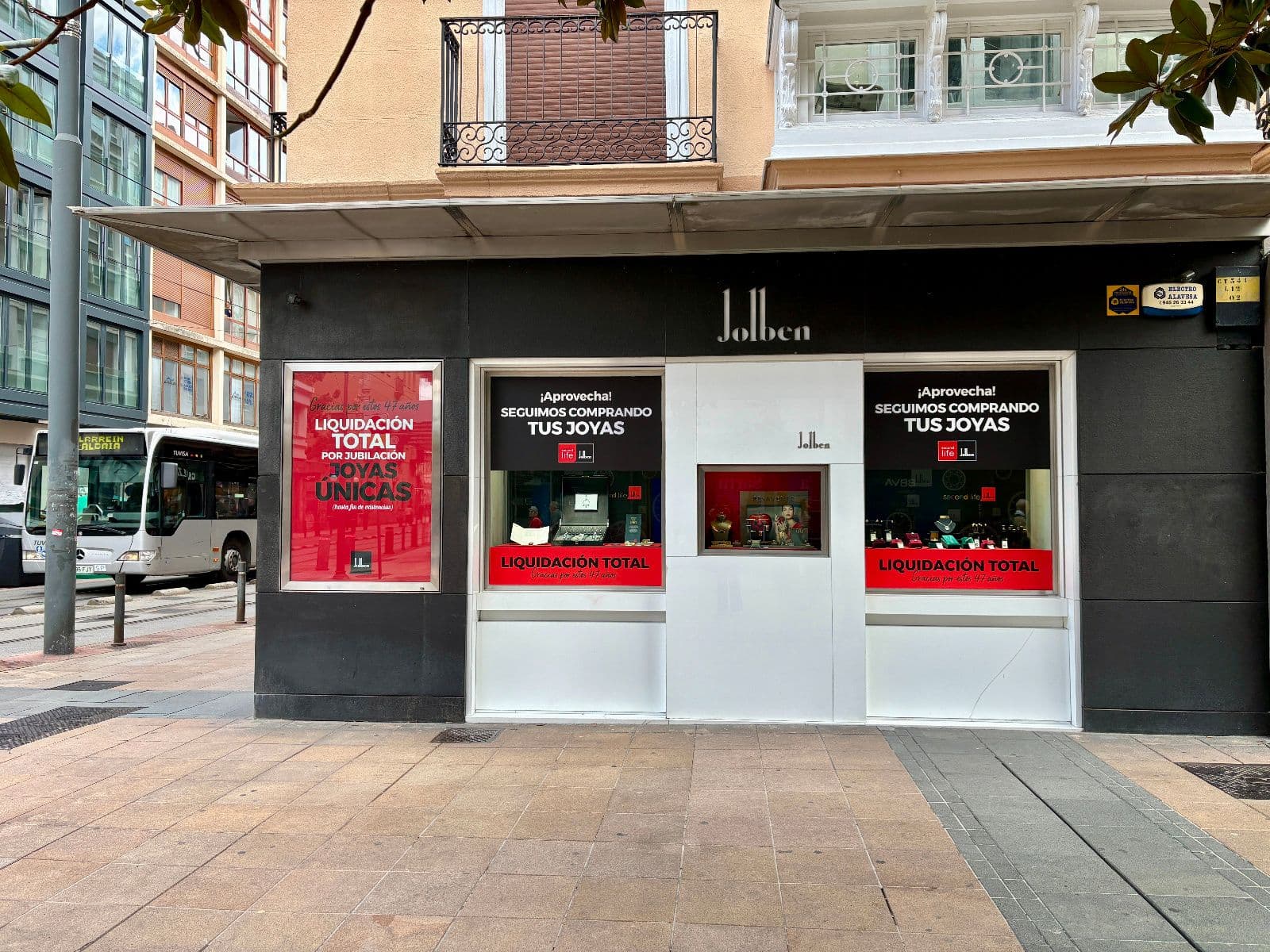 Local en esquina privilegiada entre General Álava y calle Dato. AHORA SIN TRASPASO. - imagen 2