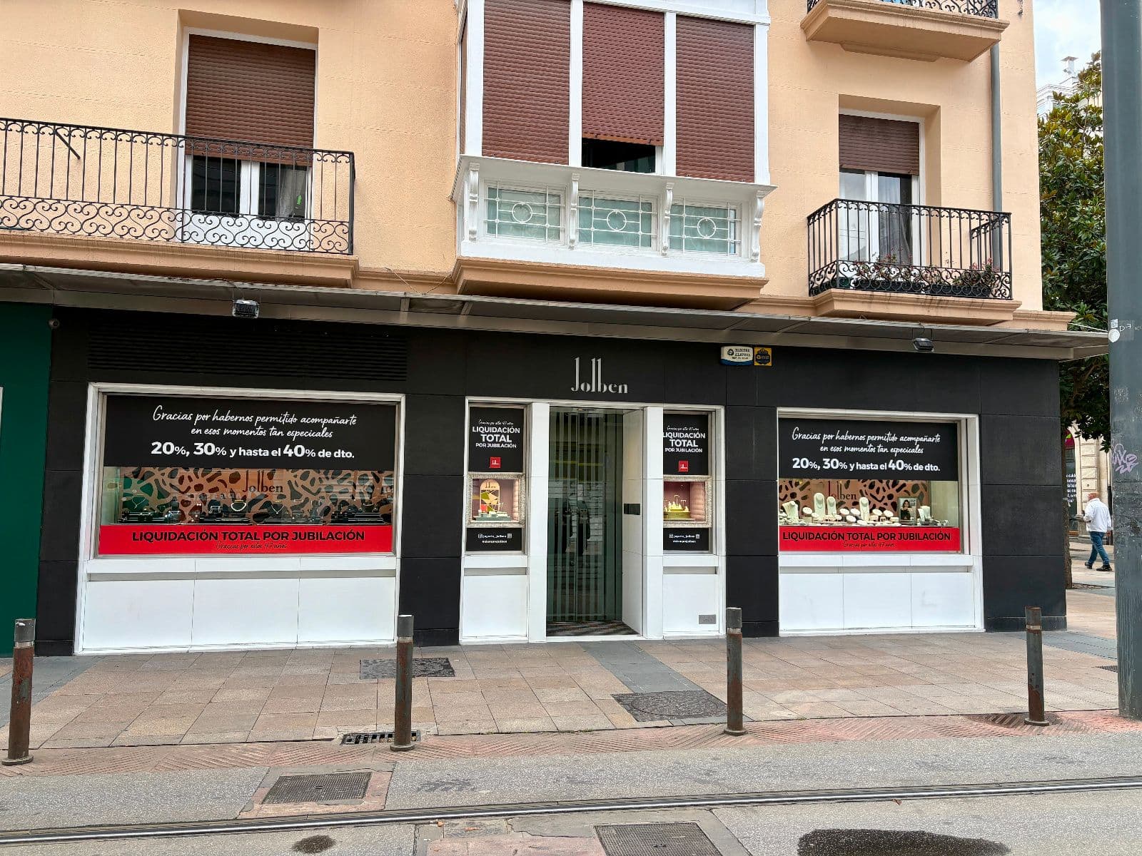Local en esquina privilegiada entre General Álava y calle Dato. AHORA SIN TRASPASO. - imagen 4