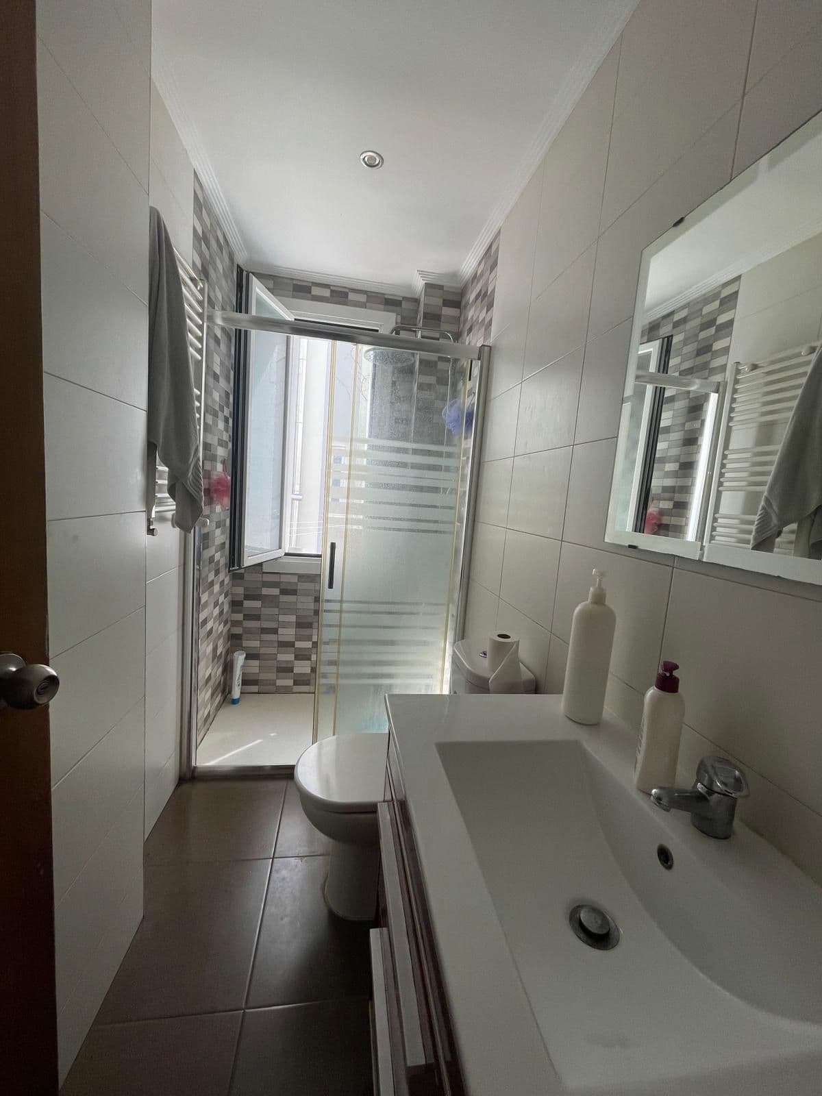 SE VENDE piso en rentabilidad 6% junto al centro en  Manuel Díaz de Arcaya. - imagen 10
