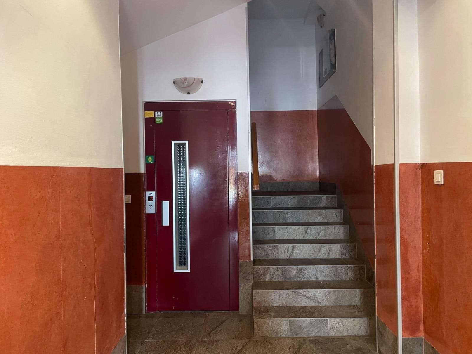 SE VENDE piso en rentabilidad 6% junto al centro en  Manuel Díaz de Arcaya. - imagen 16