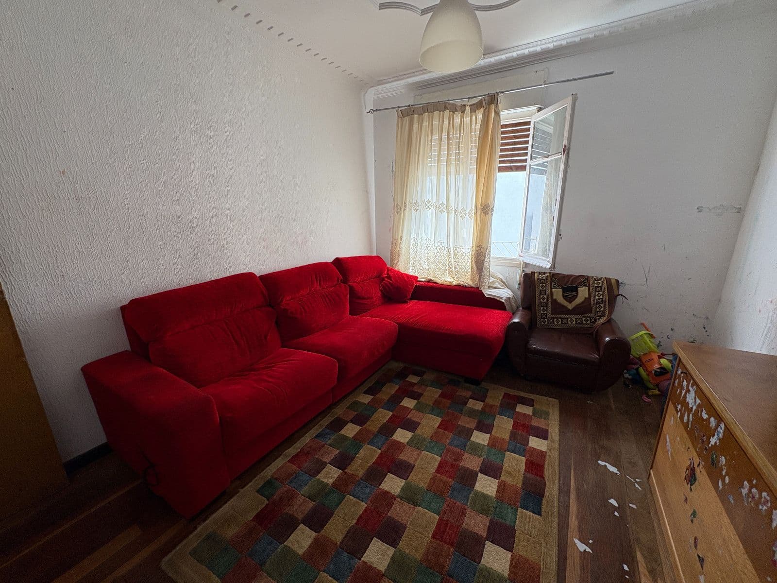 SE VENDE piso en rentabilidad 6% junto al centro en  Manuel Díaz de Arcaya.