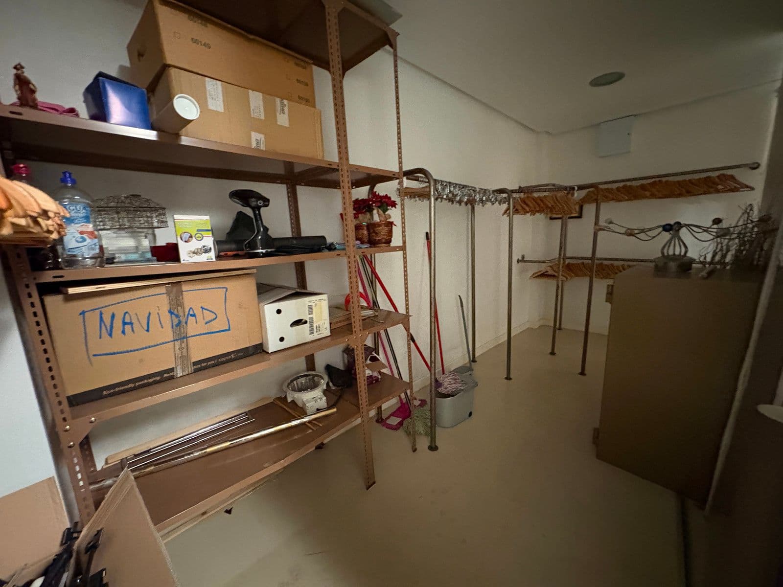 SE VENDE  Y SE ALQUILA LOCAL COMERCIAL EN AVENIDA GASTEIZ - imagen 16