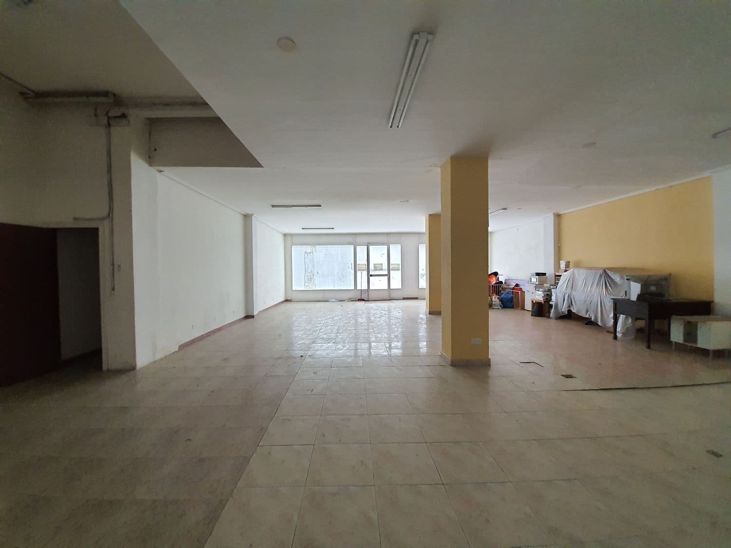 Se vende Local de 250 m² en Portal de Arriaga con 10 m de fachada - imagen 14