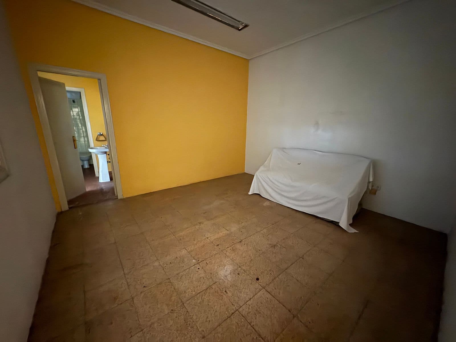 Se vende Local de 250 m² en Portal de Arriaga con 10 m de fachada - imagen 19