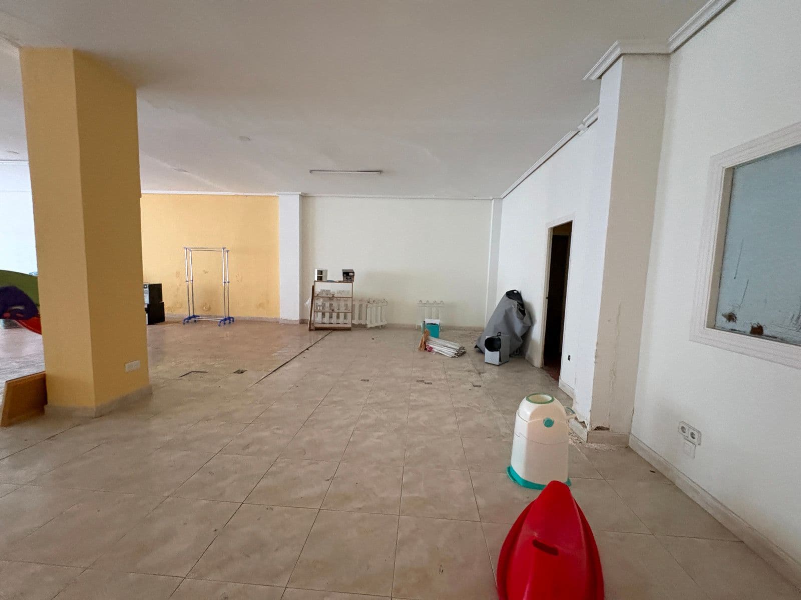 Se vende Local de 250 m² en Portal de Arriaga con 10 m de fachada - imagen 26