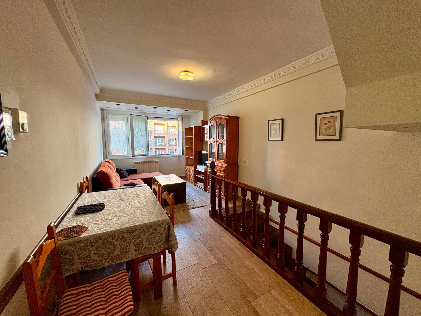 SE ALQUILA DUPLEX EN LA AVENIDA GASTEIZ
