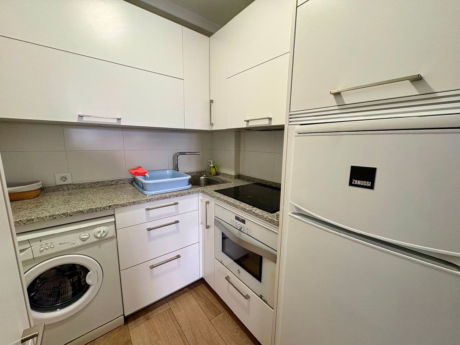 SE ALQUILA DUPLEX EN LA AVENIDA GASTEIZ - imagen 9
