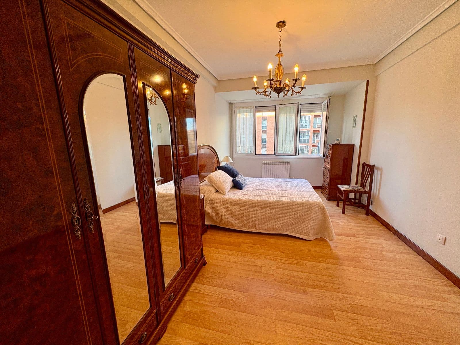 SE ALQUILA DUPLEX EN LA AVENIDA GASTEIZ - imagen 27