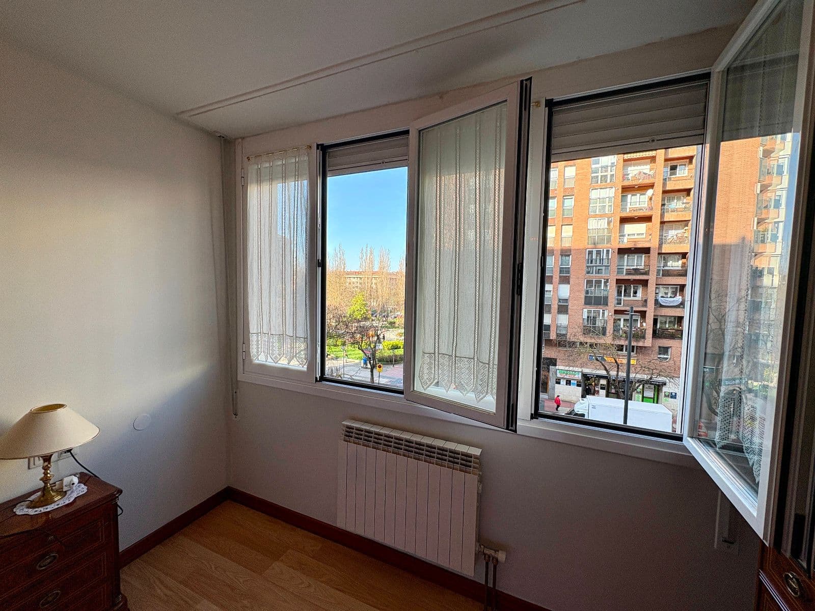 SE ALQUILA DUPLEX EN LA AVENIDA GASTEIZ - imagen 30