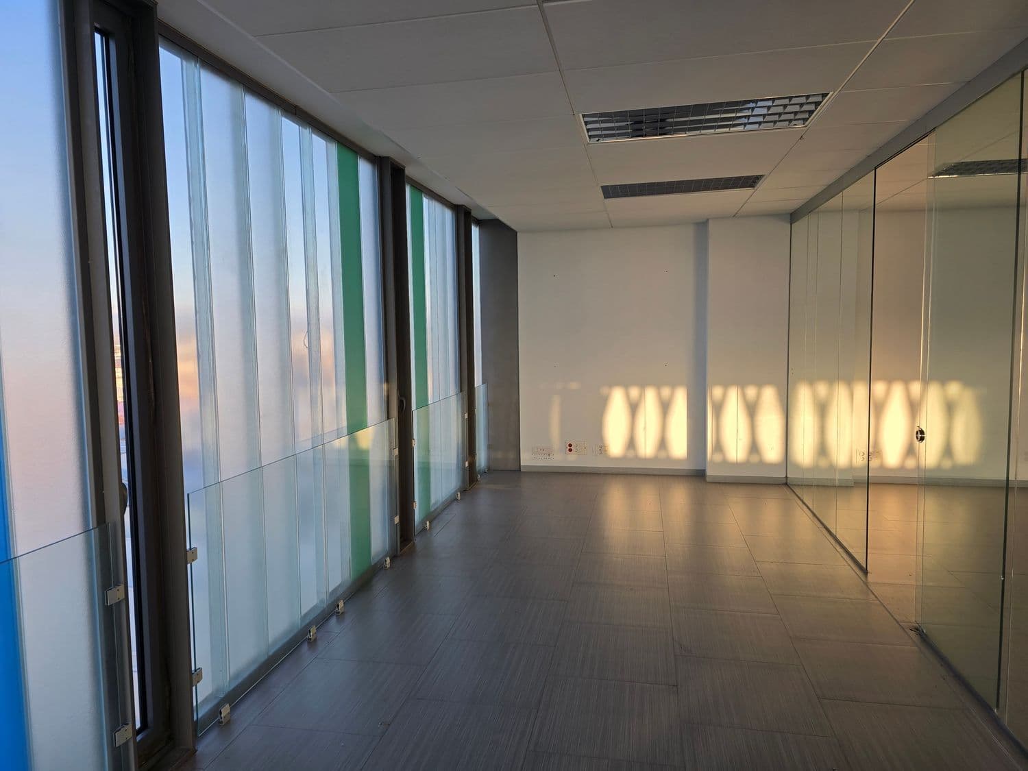 Se alquilan oficinas en Portal de gamarra 1 - imagen 7