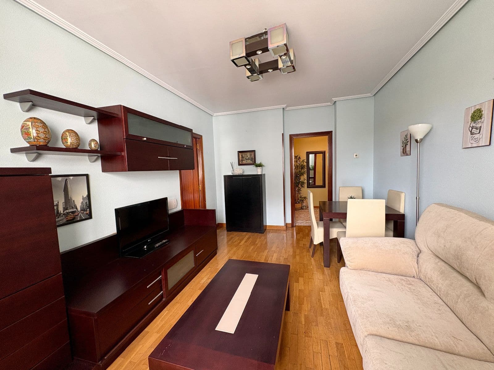 Se vende piso en calle San Antonio de 98m2 y dos habitaciones . - imagen 3