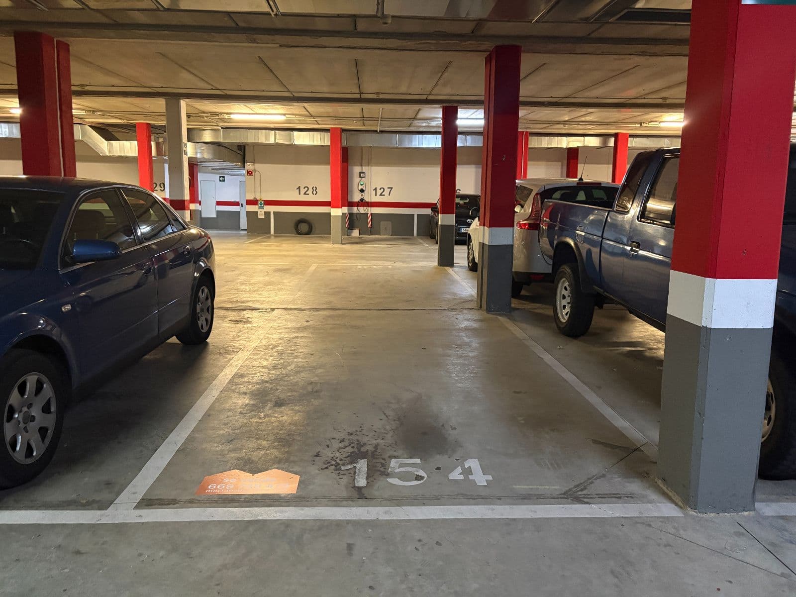 SE VENDE Amplia plaza de garaje en Salburua – Calle Ocáriz - imagen 3
