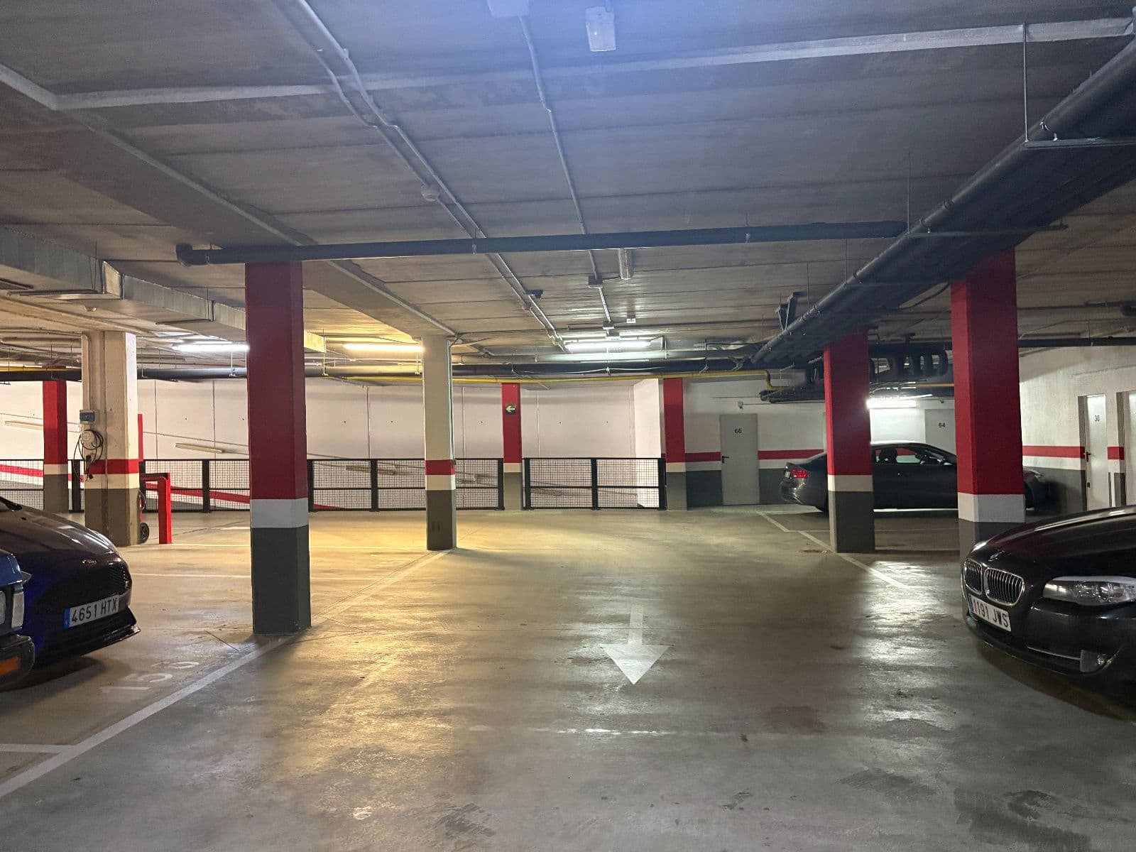 SE VENDE Amplia plaza de garaje en Salburua – Calle Ocáriz - imagen 4