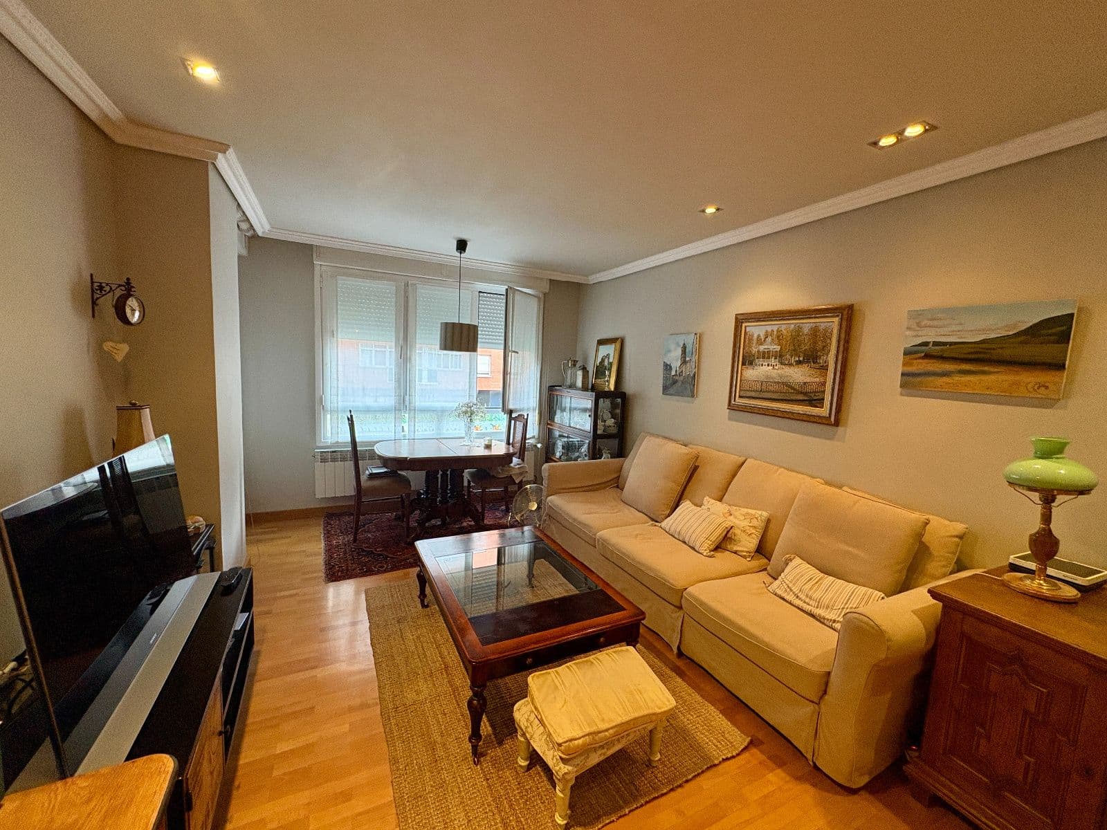 Se vende piso de 3 habitaciones con terraza de 55 m² en Alfonso XI - imagen 11