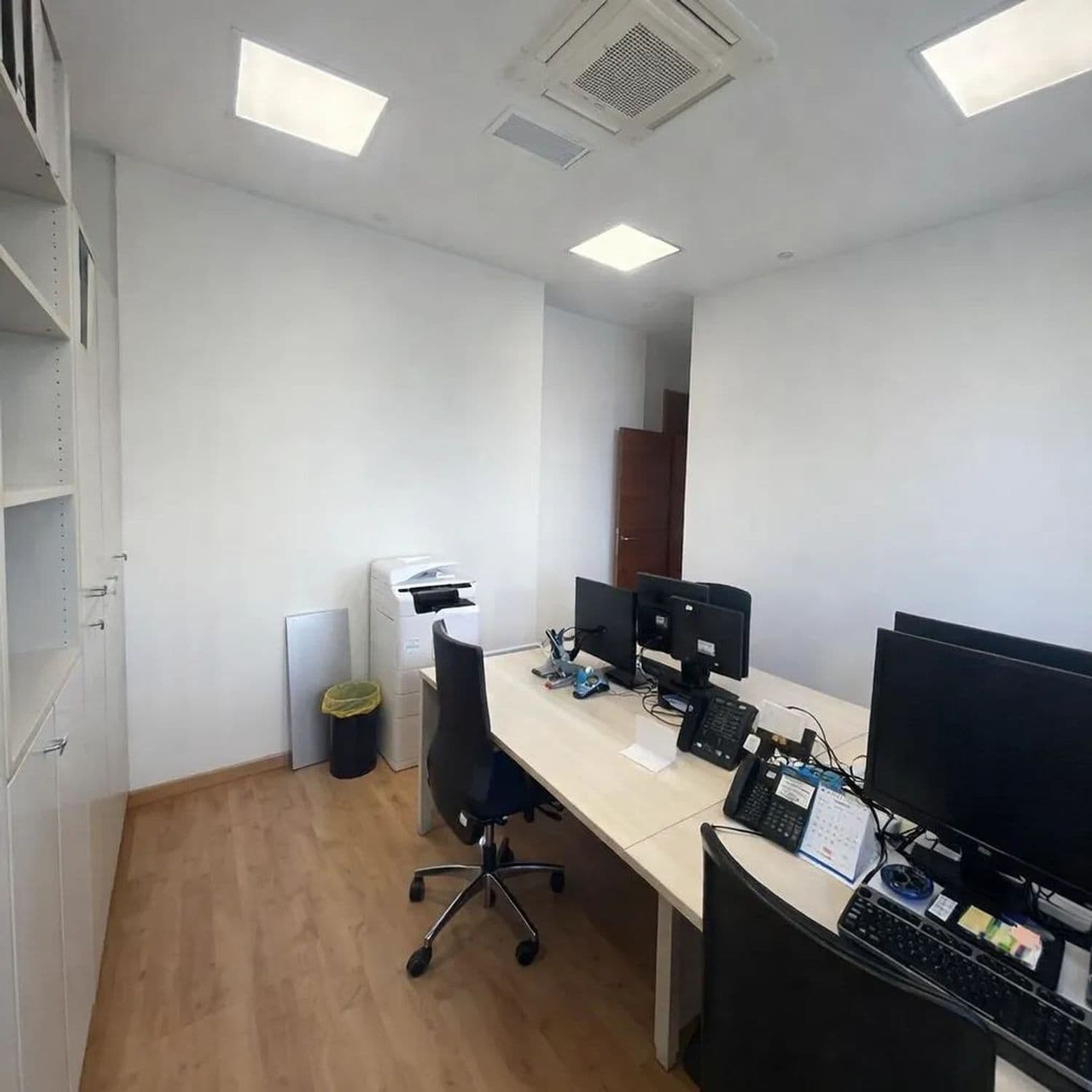 Se vende y se alquila oficina en Avenida Gasteiz. - imagen 7