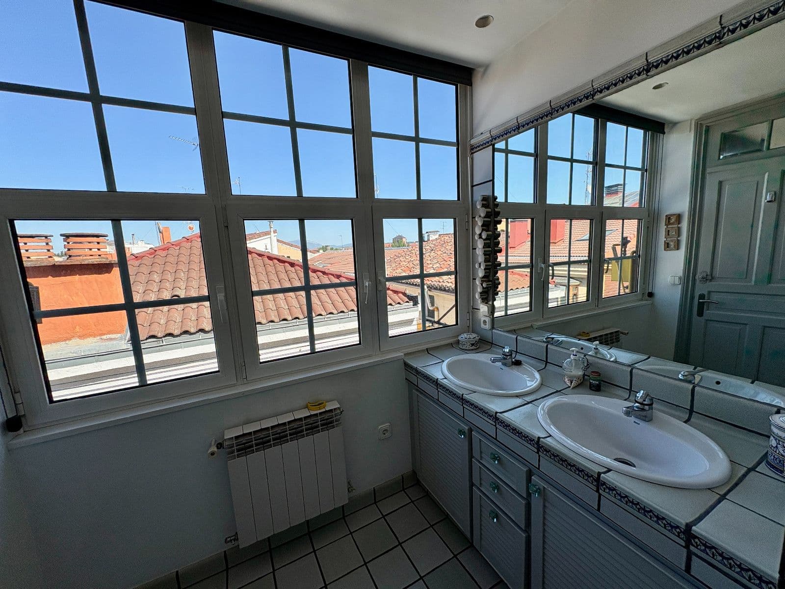 Se vende exclusivo duplex reformado con vistas privilegiadas - imagen 29