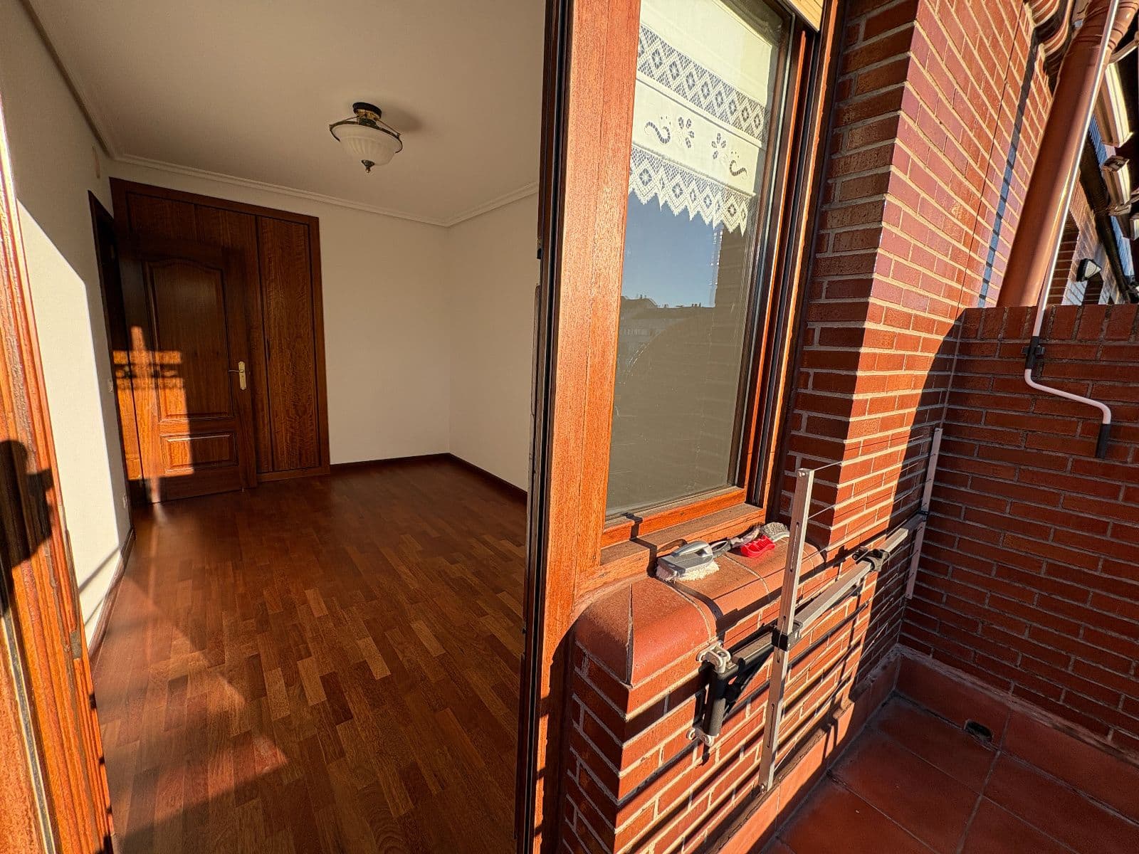 SE VENDE PISO CON TERRAZA, GARAJE Y TRASTERO EN PORTAL DE CASTILLA - imagen 18