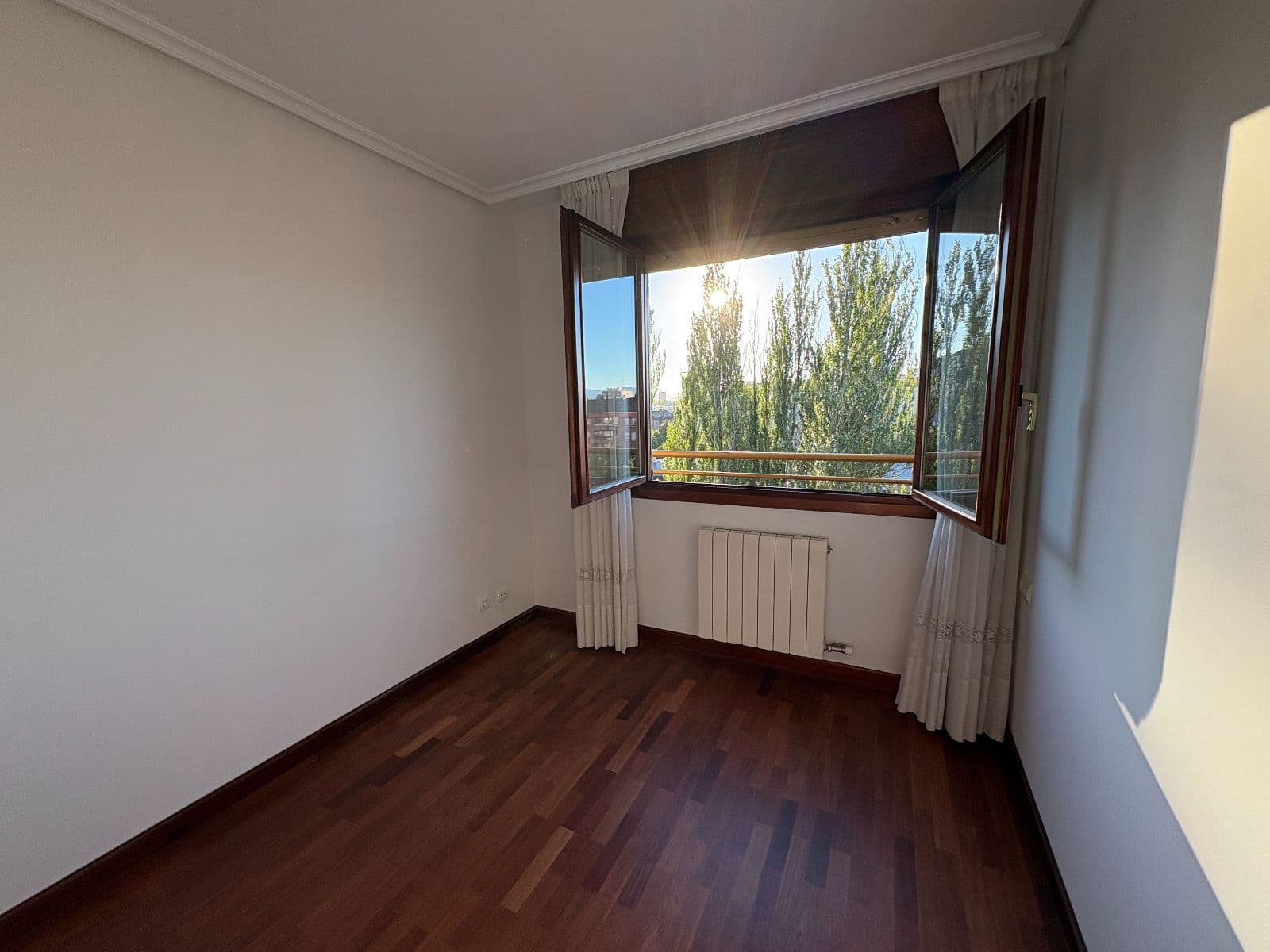 SE VENDE PISO CON TERRAZA, GARAJE Y TRASTERO EN PORTAL DE CASTILLA - imagen 23