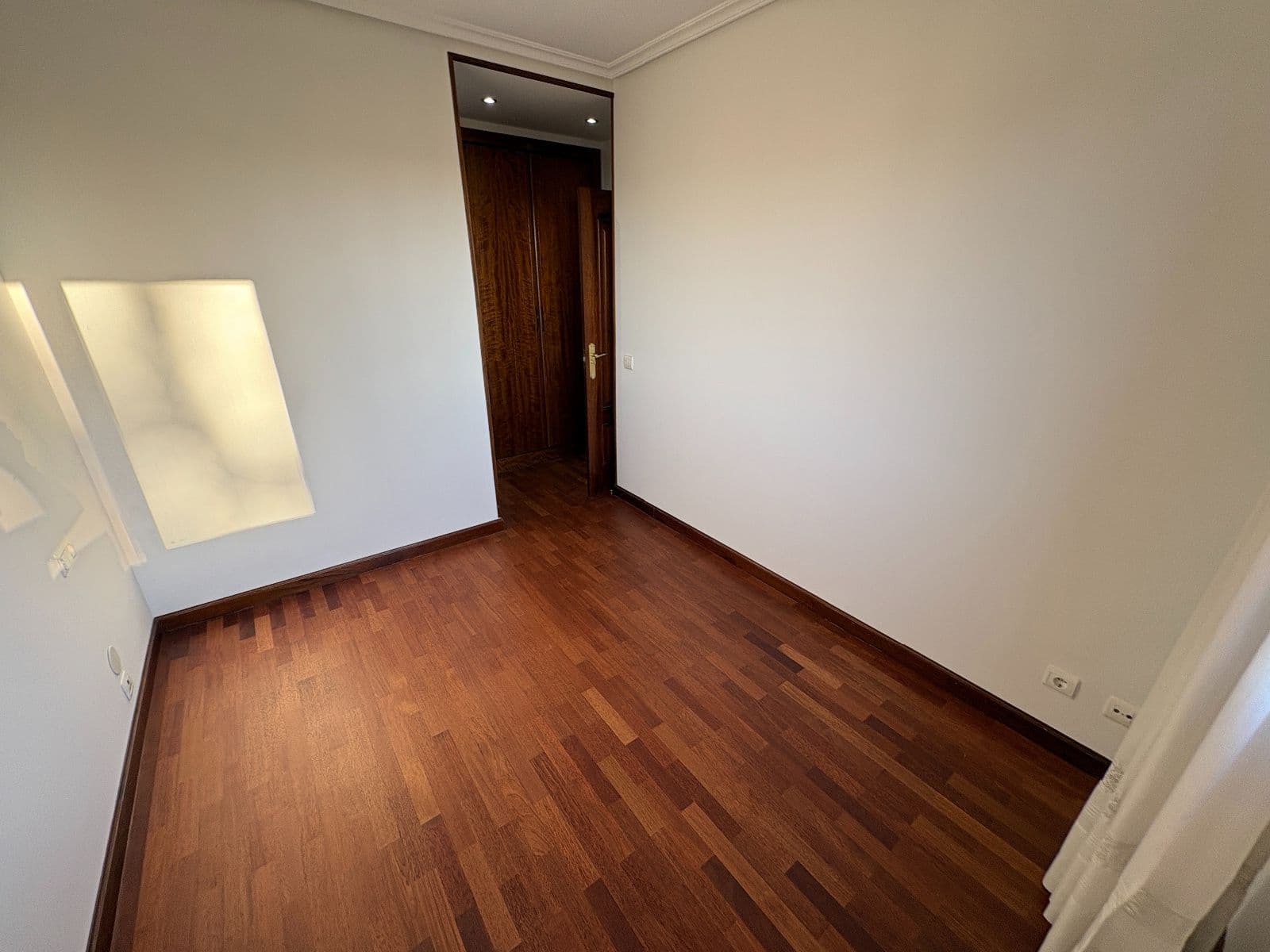 SE VENDE PISO CON TERRAZA, GARAJE Y TRASTERO EN PORTAL DE CASTILLA - imagen 24