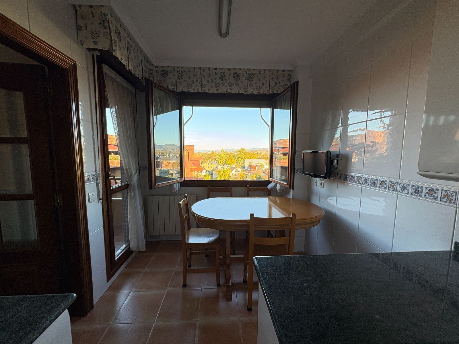 SE VENDE PISO CON TERRAZA, GARAJE Y TRASTERO EN PORTAL DE CASTILLA - imagen 12