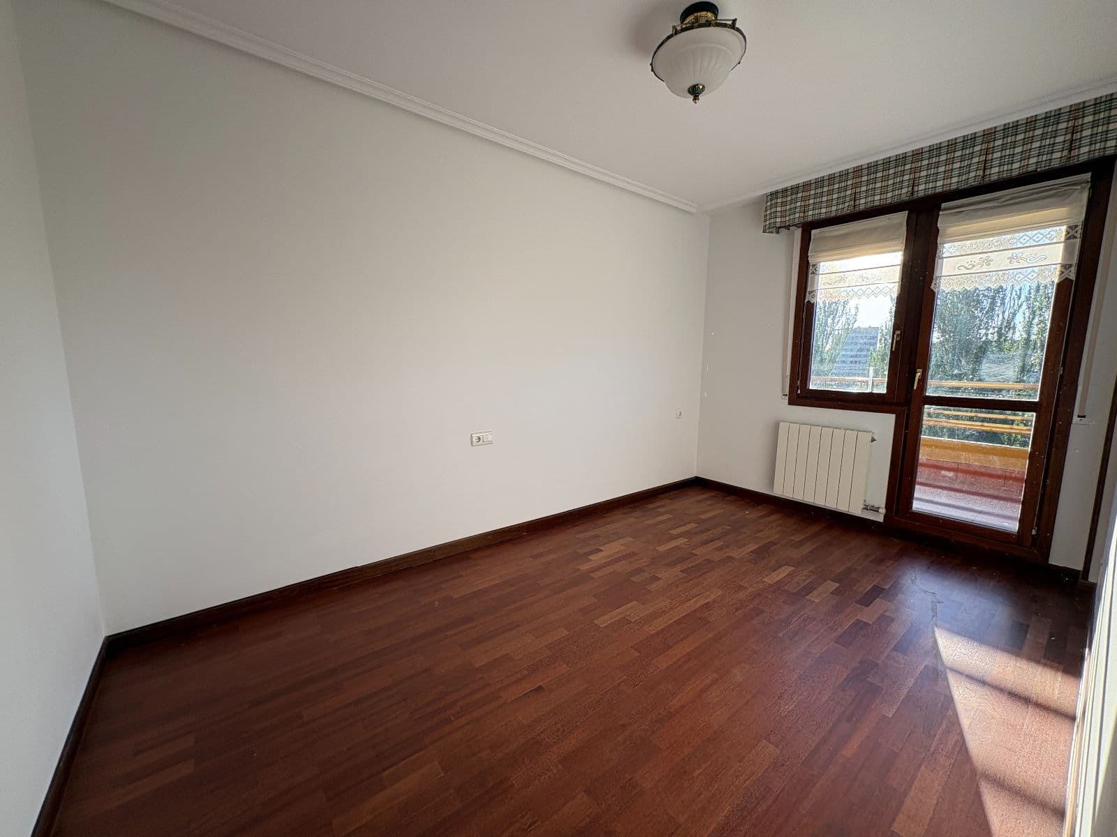 SE VENDE PISO CON TERRAZA, GARAJE Y TRASTERO EN PORTAL DE CASTILLA - imagen 16