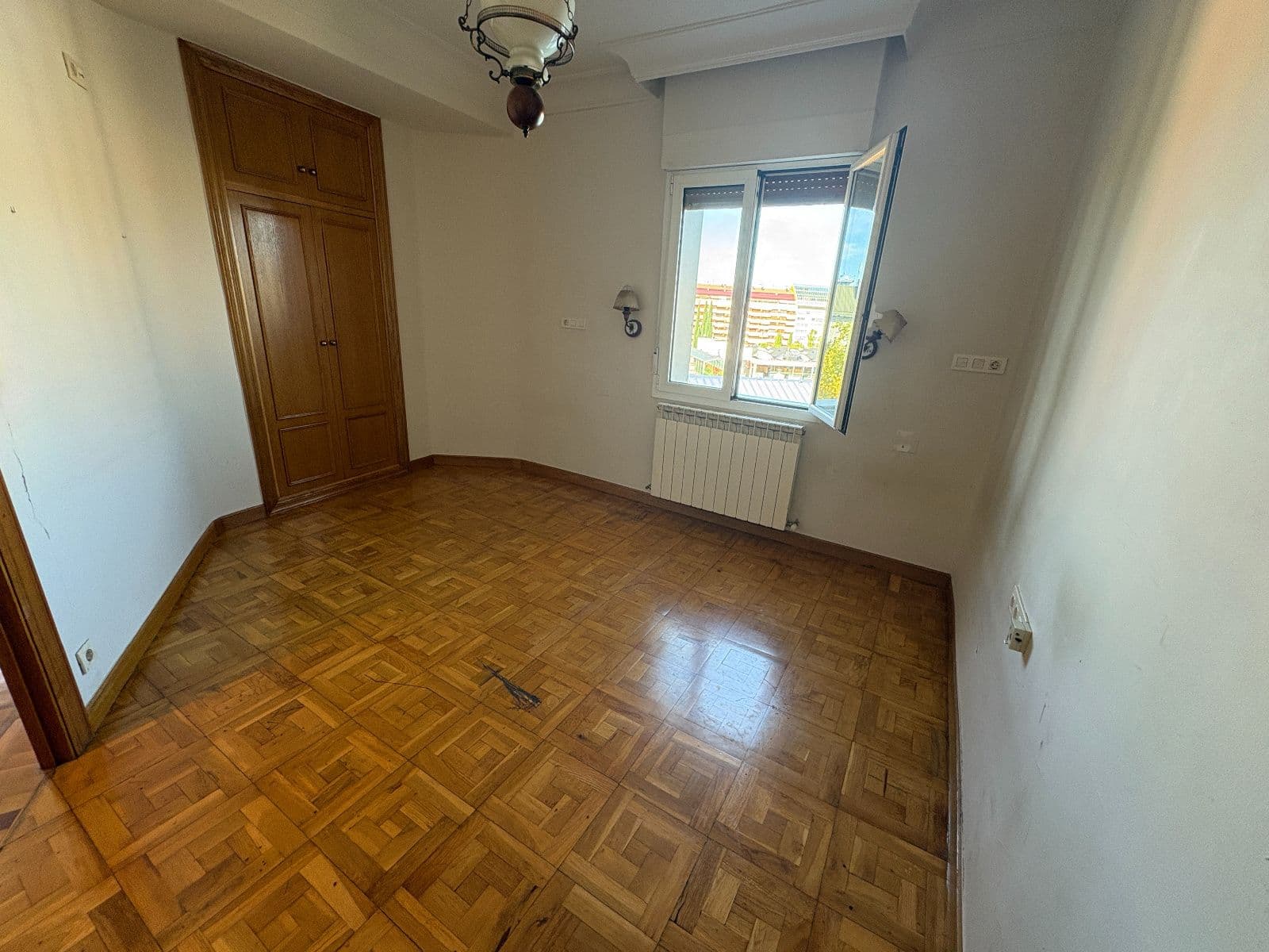 Se vende piso en la calle Angulema, en pleno centro de Vitoria-Gasteiz, frente a El Corte Inglés - imagen 11