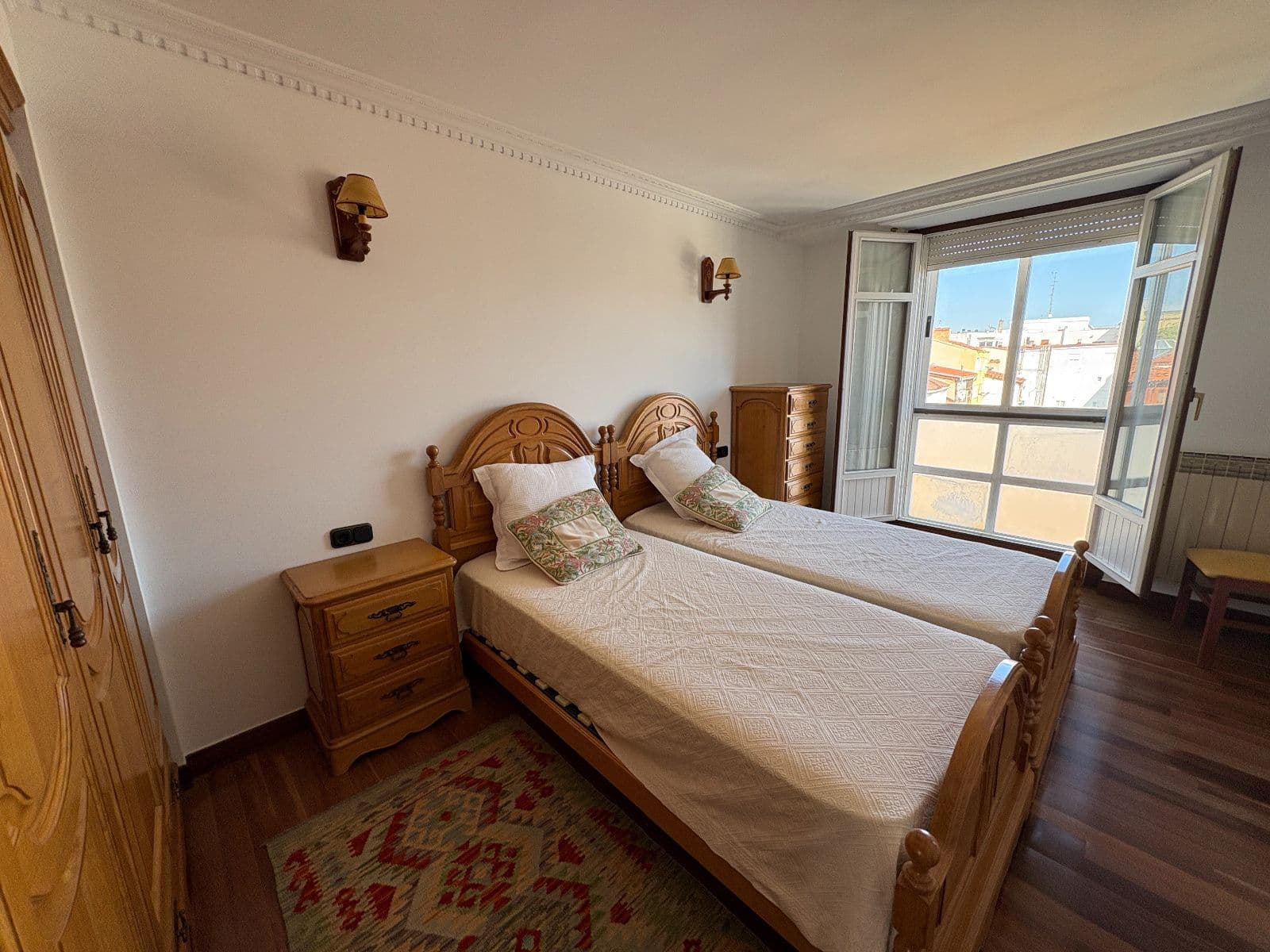 Se vende piso en Florida con garaje y txoko - imagen 39