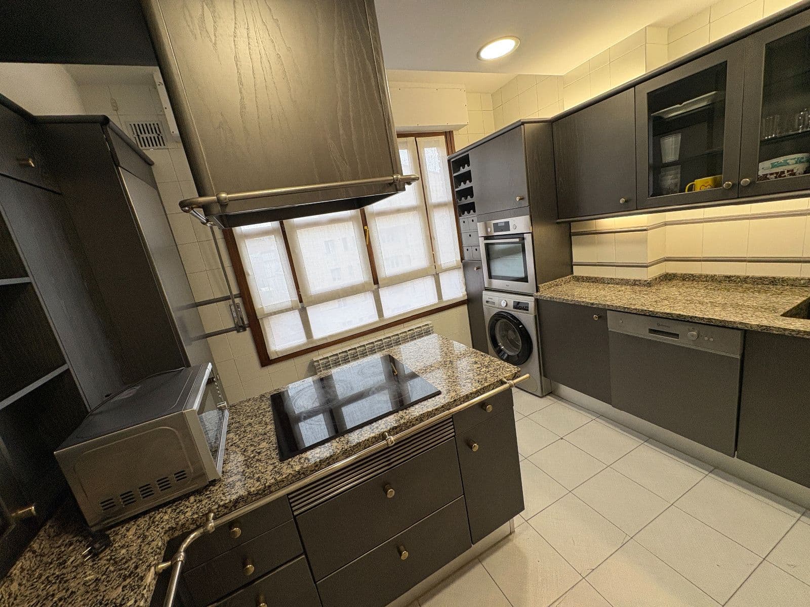 Se vende piso en Florida con garaje y txoko - imagen 13